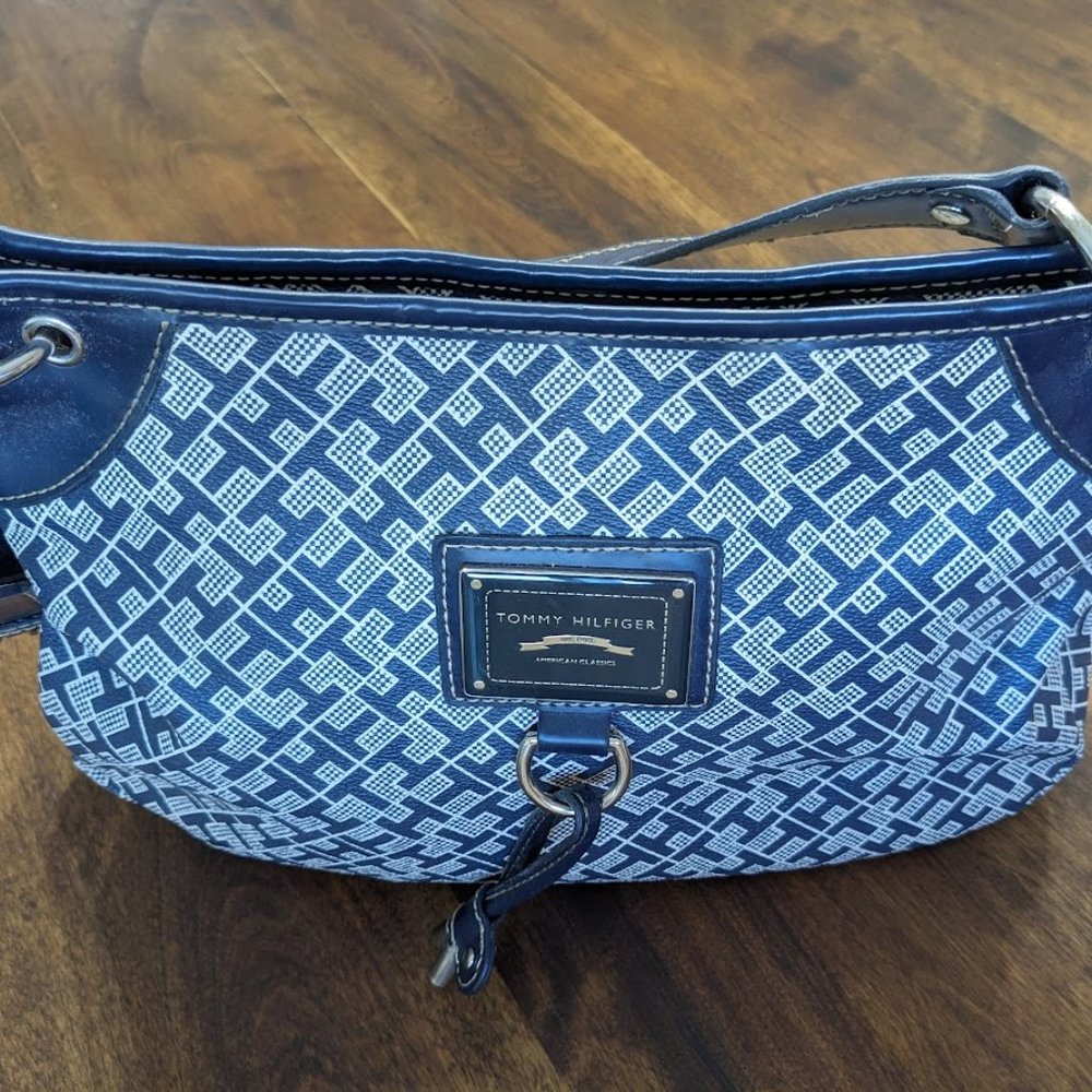 Tommy Hilfiger bag